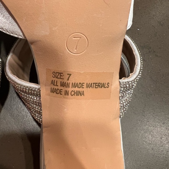 Lulu’s Celines White Satin Rhinestone Pointed-Toe Mule Pumps. Sz: 7 - Picture 14 of 15